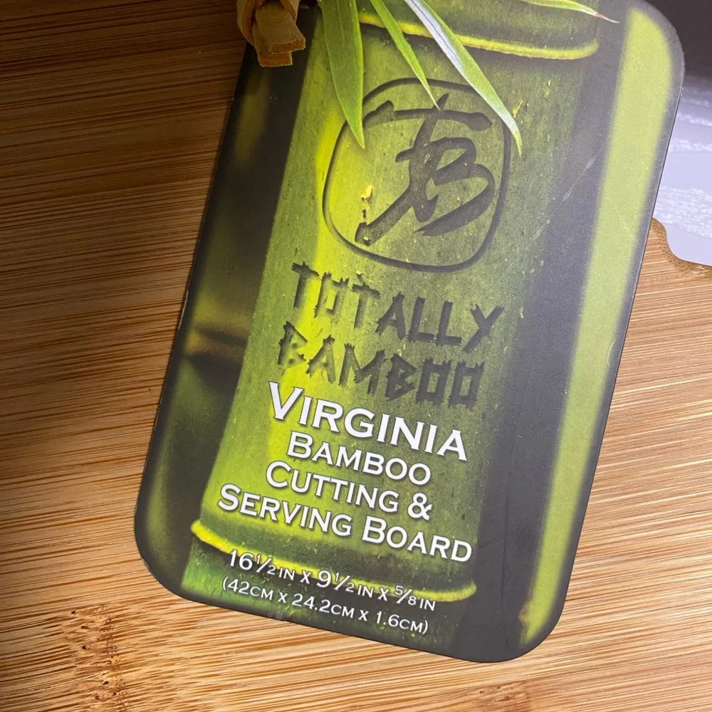 Totally Bamboo Virginia Cutting and Serving Board NWT